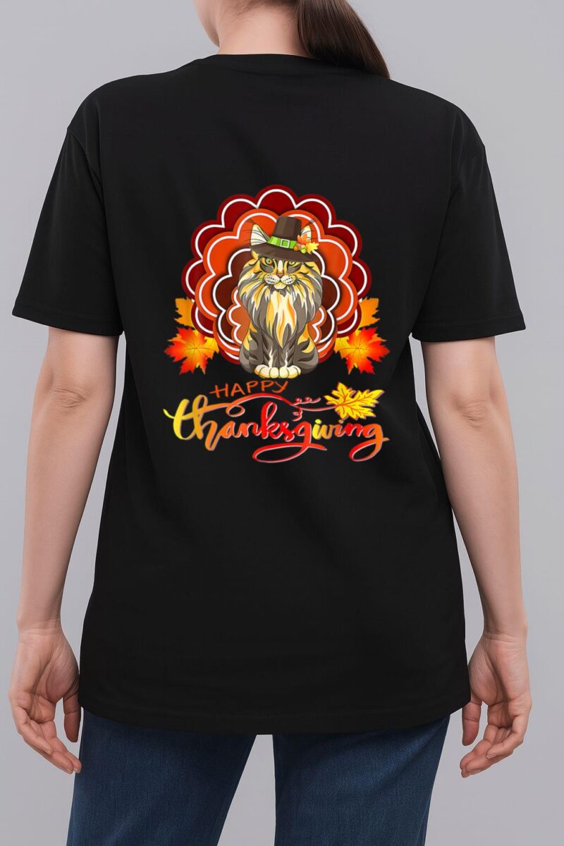 Funny Maine Coon Cat Urkey Happy Hanksgiving Woman T-Shirt
