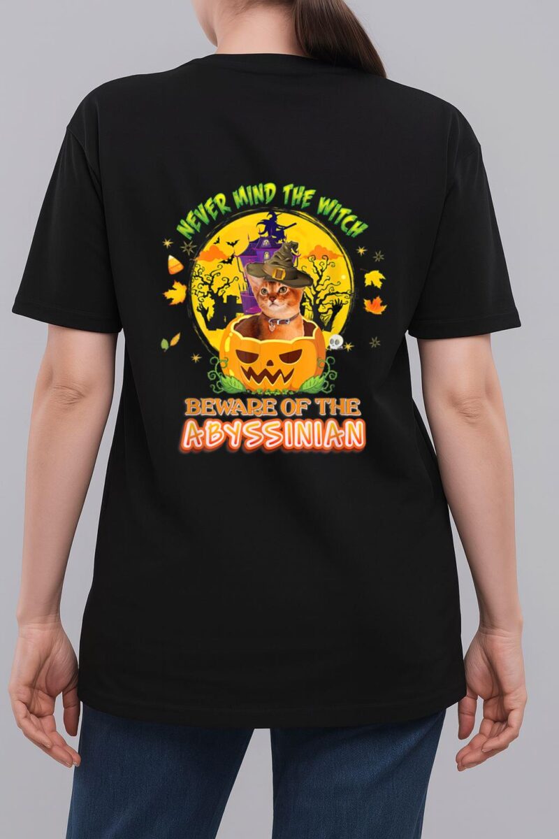 Never Mind He Witch Beware Of Abyssinian Cat Halloween Hat Woman T-Shirt